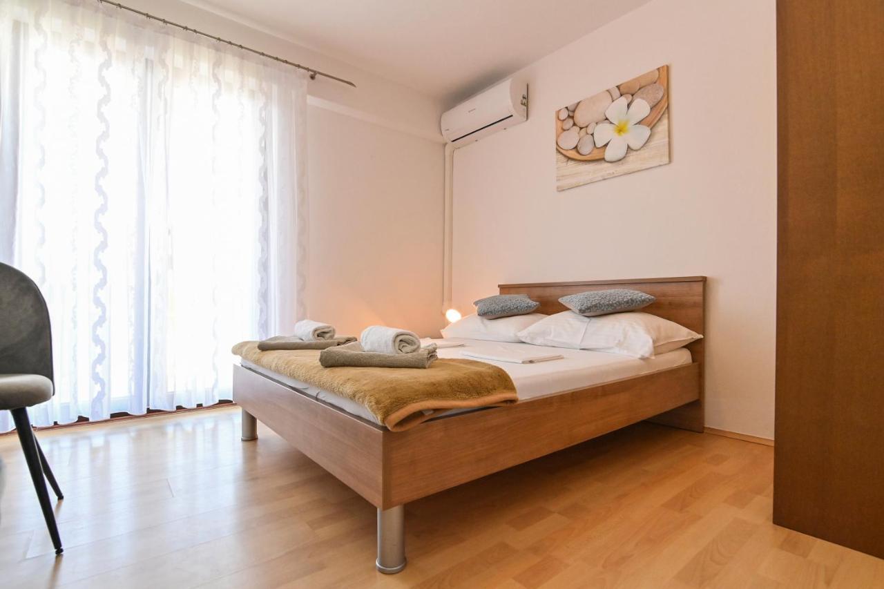 Rooms & Apartments Jadranka Baška Buitenkant foto